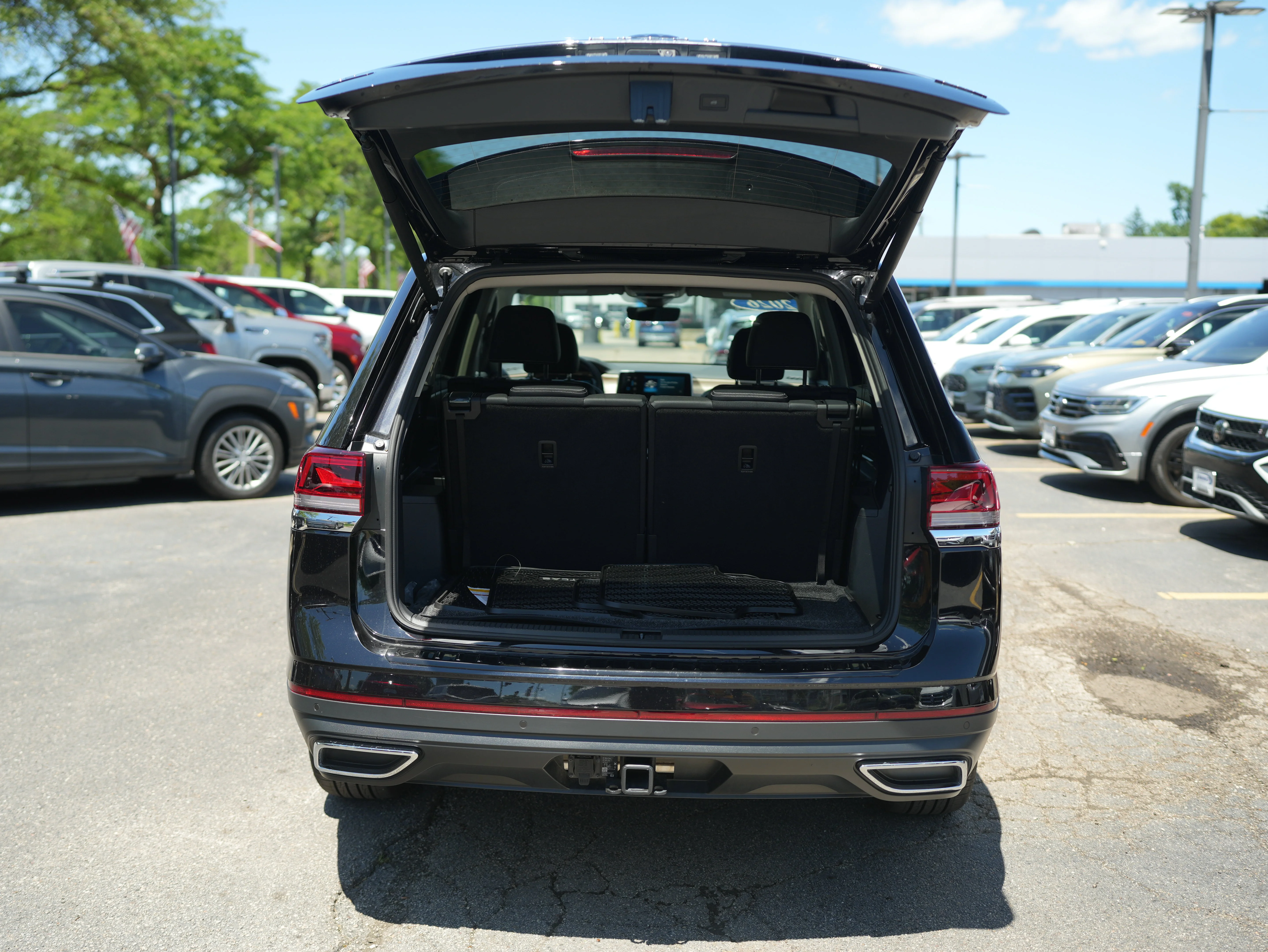 Used 2026 Deep Black Pearl Volkswagen 2.0T SE w/Technology image 6