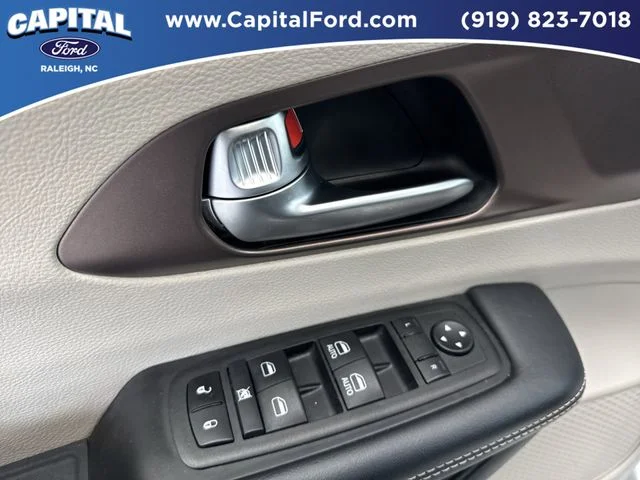 Used 2023 Silver Chrysler LX image 20