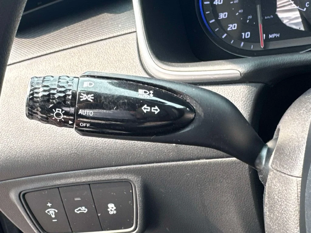 Used 2024 Black Hyundai SEL image 22