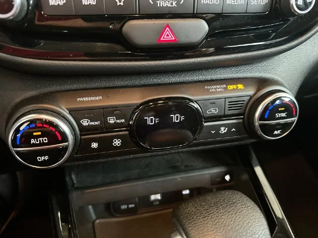 Used 2025 White Kia S image 18