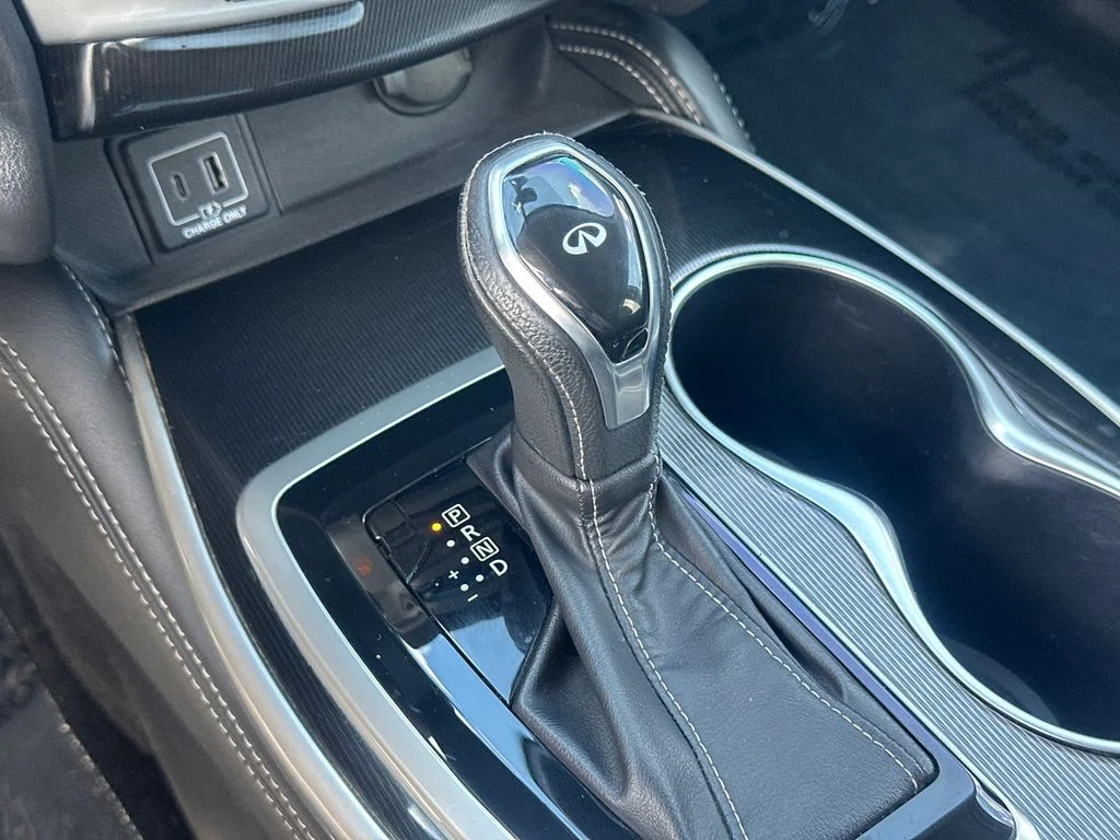 Used 2020 Black INFINITI LUXE image 28