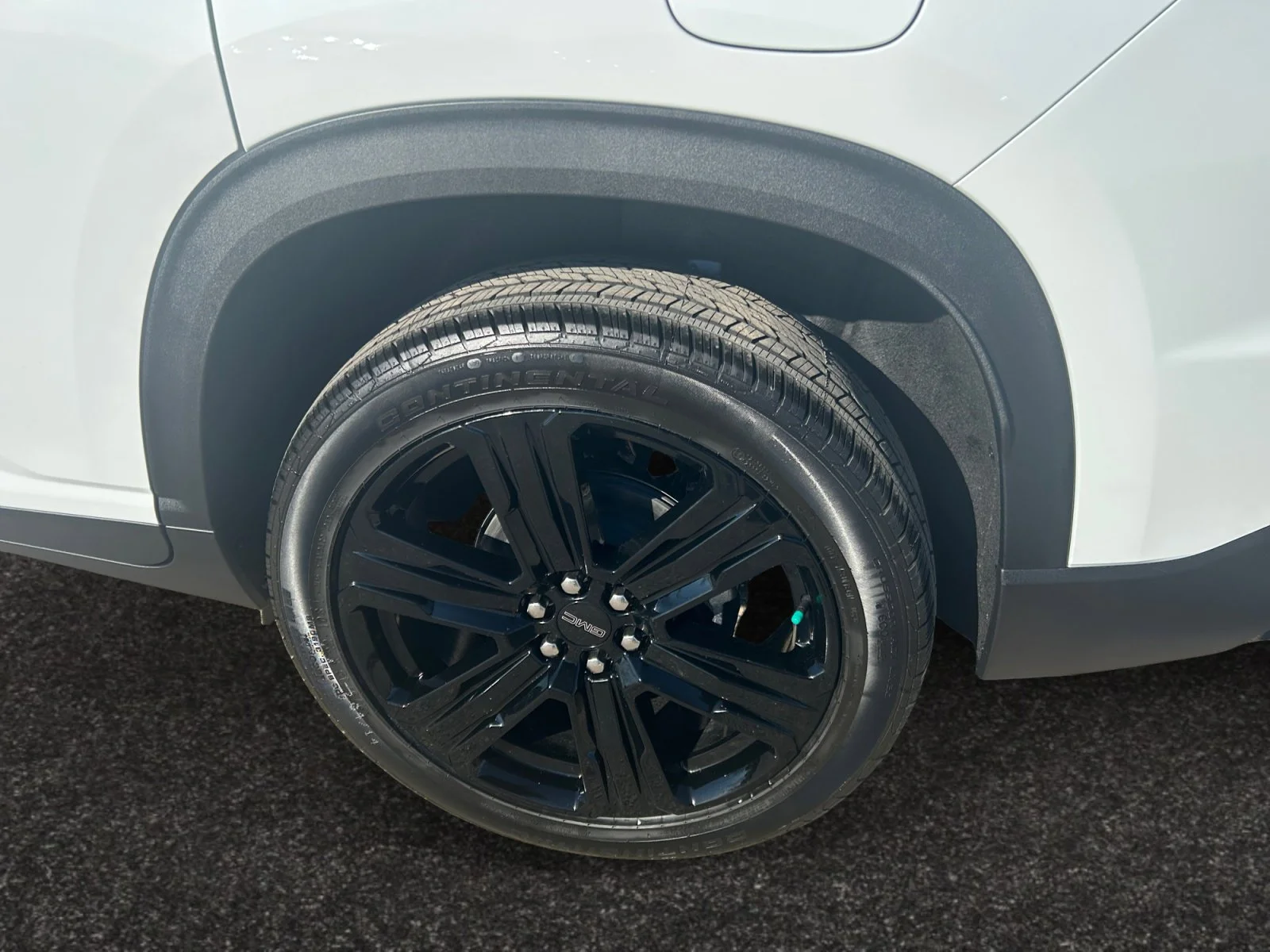 New 2026 Summit White GMC Elevation AWD image 9