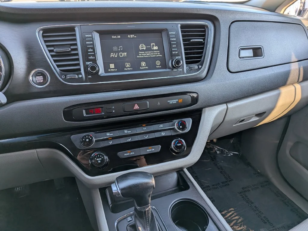 Used 2018 Platinum Graphite Kia LX image 16