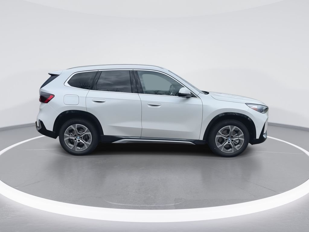 Used 2026 White BMW xDrive28i image 9