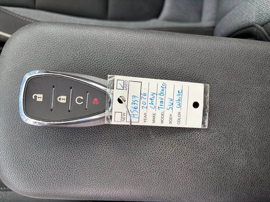 Used 2026 Summit White Chevrolet LT image 20