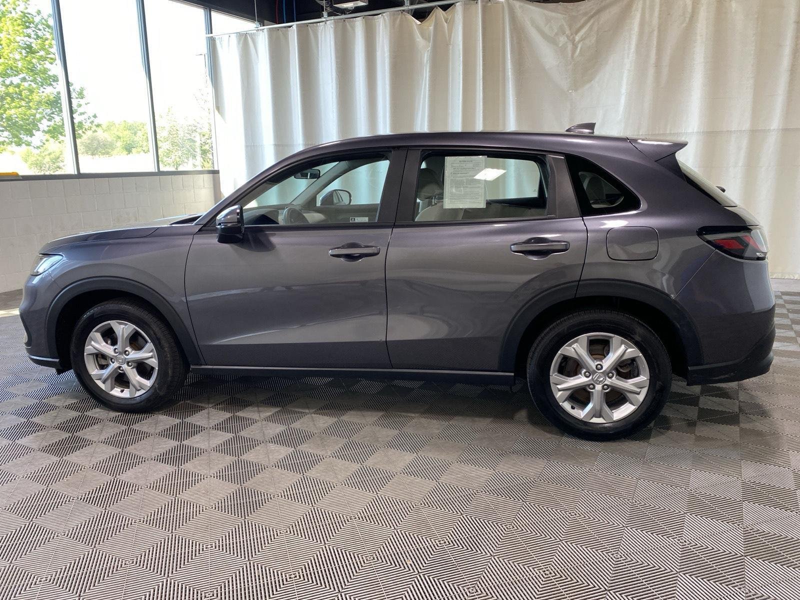 Used 2023 Modern Steel Metallic Honda LX image 4