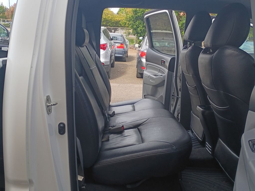 Used 2012 Super White Toyota Base image 17