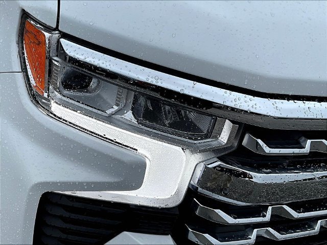 Used 2024 White Chevrolet LTZ image 35
