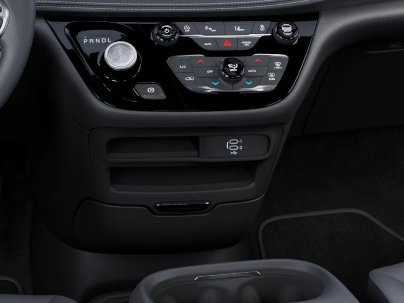 New 2027 Diamond Black Crystal Pearl-Coat Paint Chrysler Select image 26