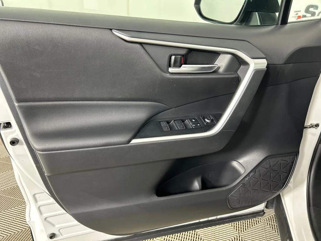 Used 2024 White Toyota XLE image 11