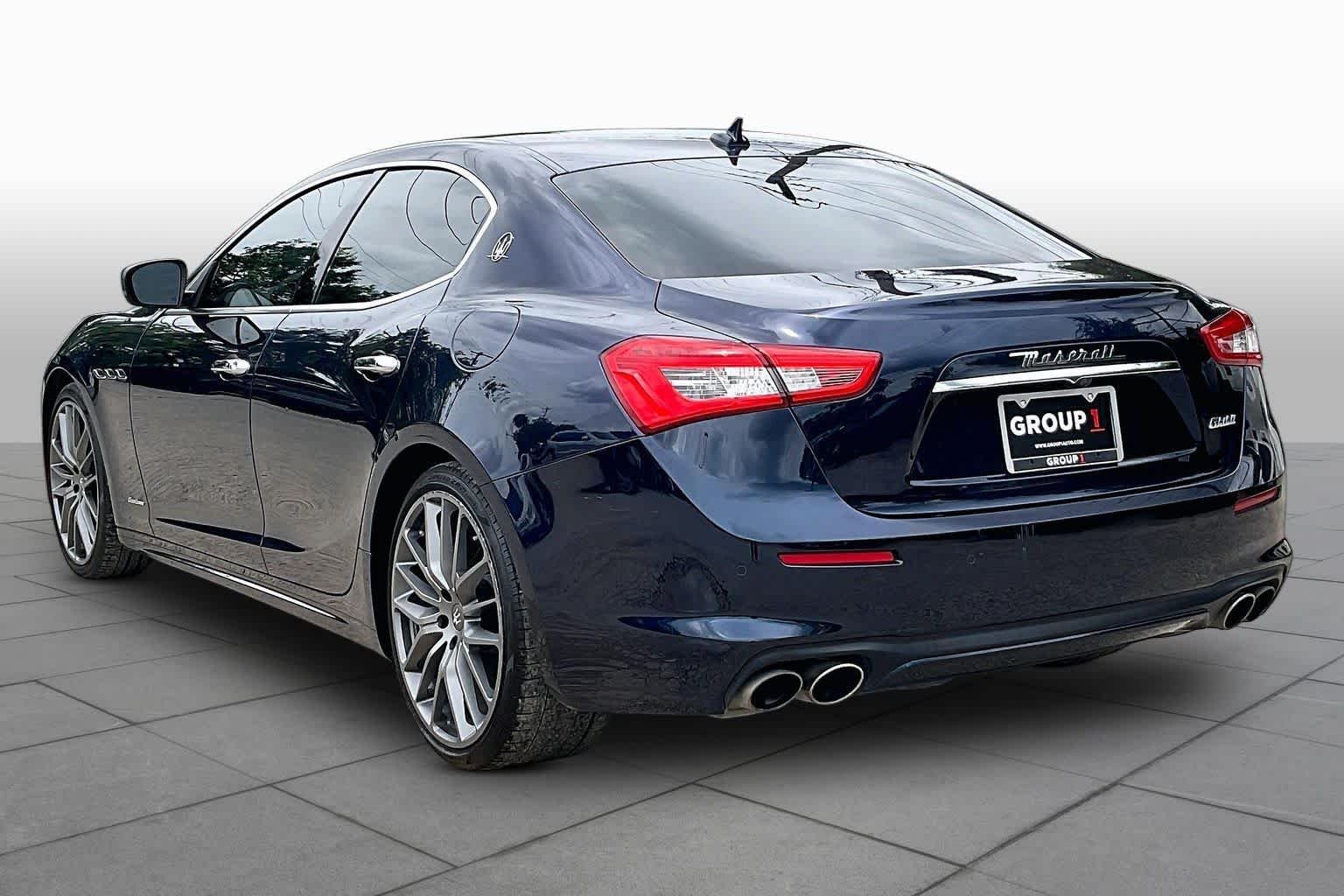 Used 2019 Rosso Folgore Mica Maserati GranLusso image 12