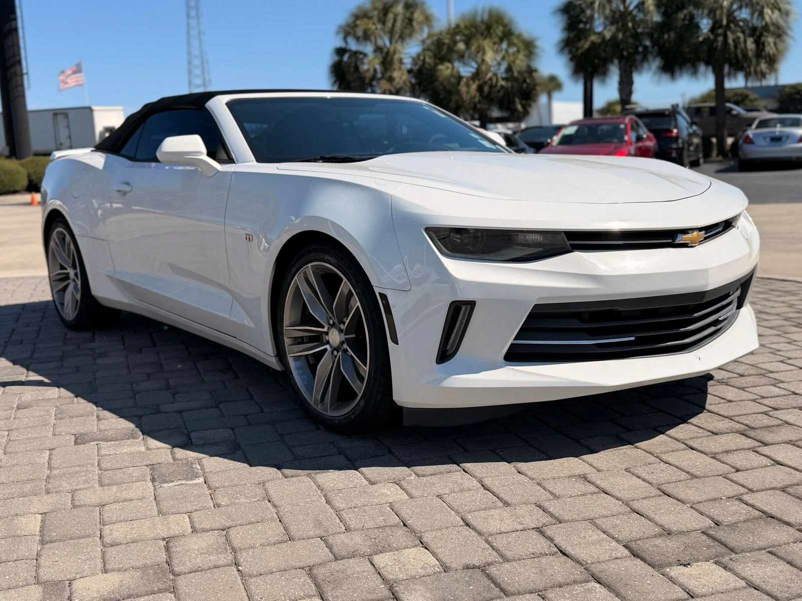 Used 2018 Summit White Chevrolet 2LT image 5