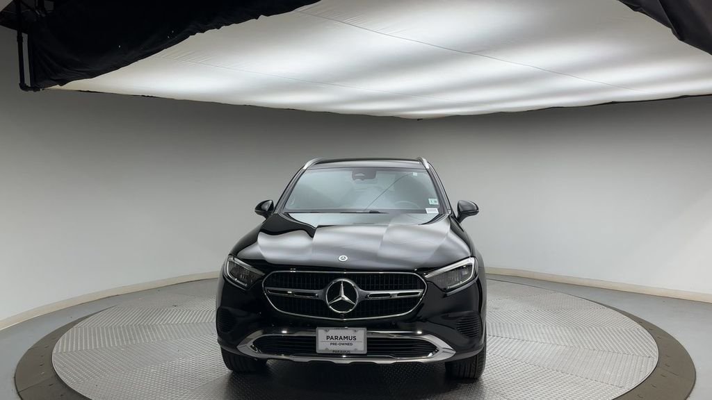 Used 2025 Black Mercedes-Benz GLC 300 image 7