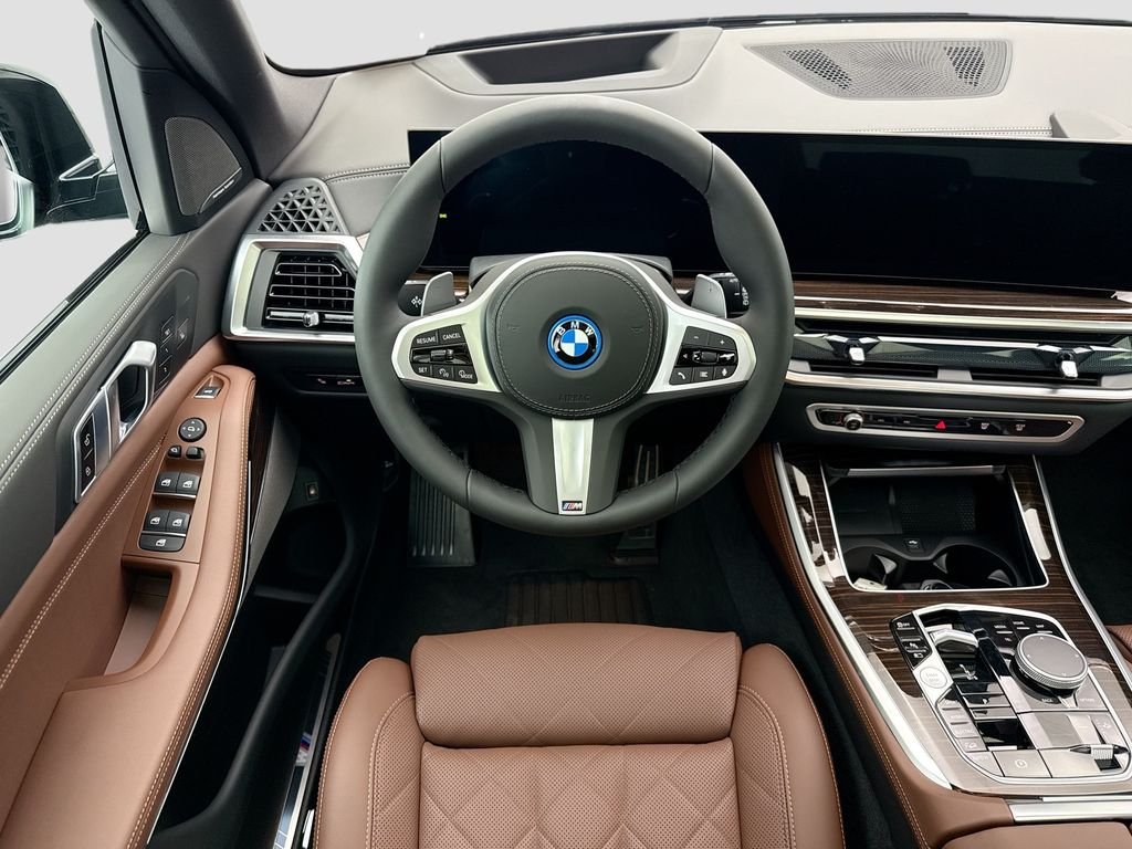 New 2026 Black Sapphire Metallic BMW xDrive50e image 10