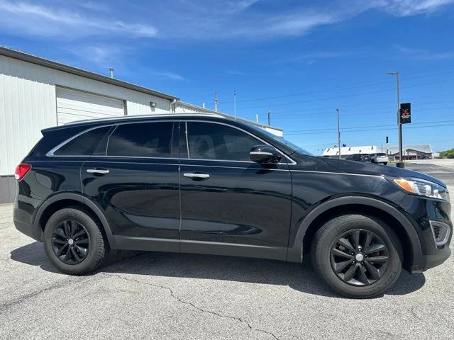 Used 2016 Black Kia LX image 3