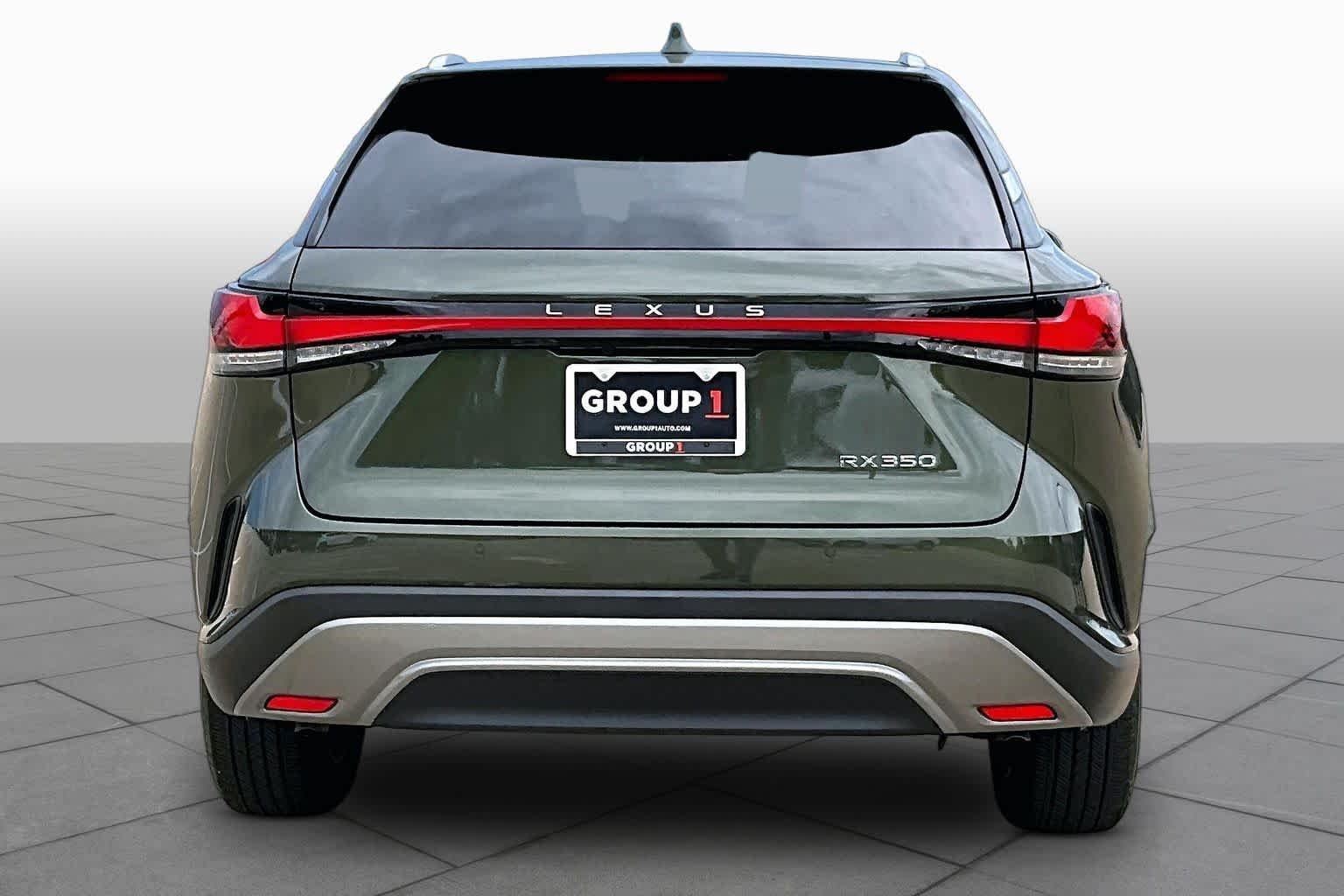 Used 2025 Nori Green Pearl Lexus Premium image 5