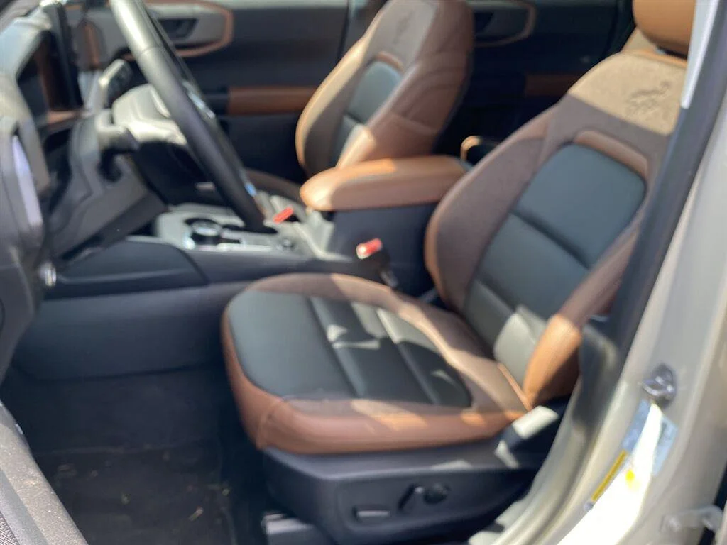 Used 2025 Desert Sand Ford Outer Banks image 2