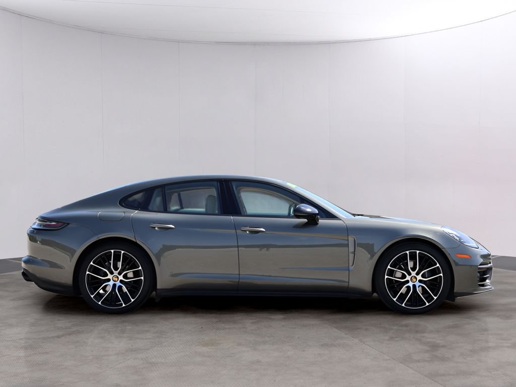 Used 2023 Aventurine Green Metallic Porsche 4 Platinum Edition image 7