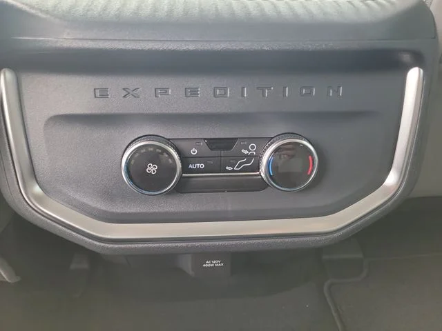 New 2027 Black Metallic Ford Active image 18