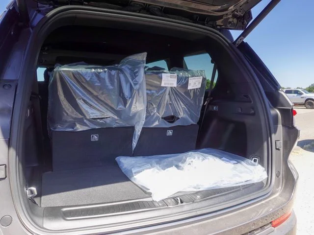 New 2026 Baltic Gray Metallic Clear-Coat Exterior Paint Jeep Laredo image 25