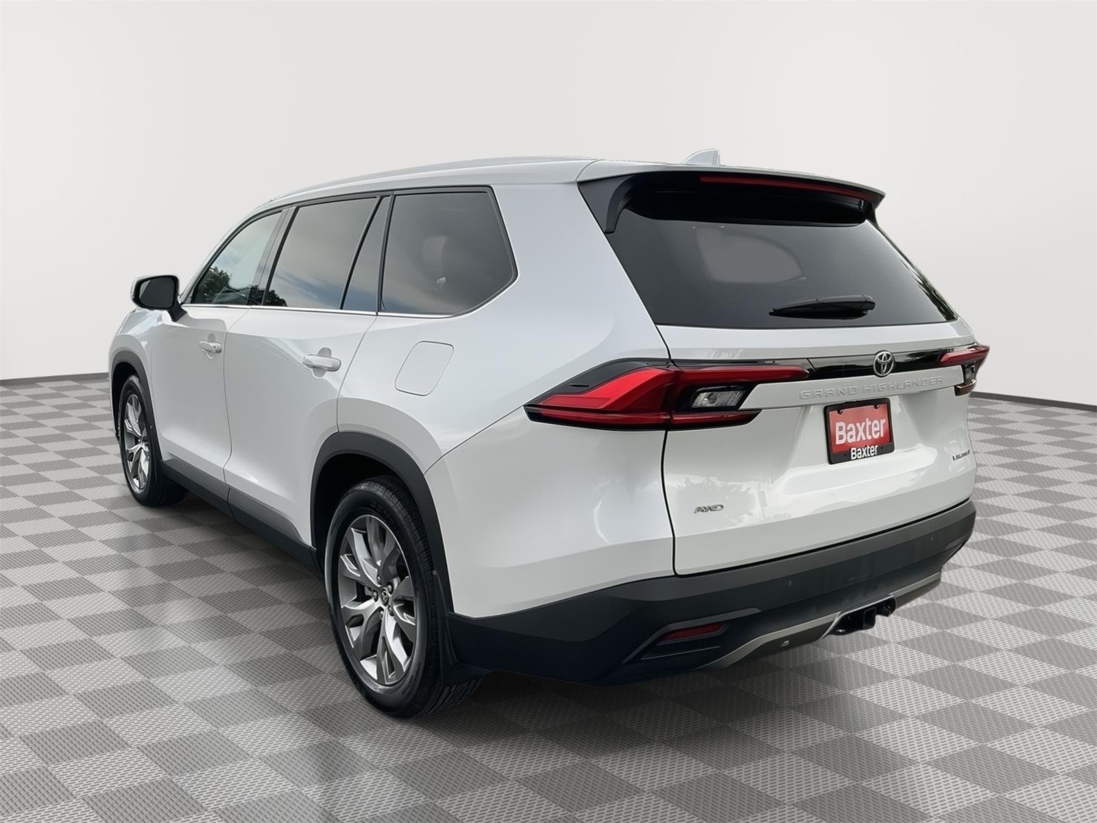 Certified Used 2024 Wind Chill Pearl Toyota Limited image 23