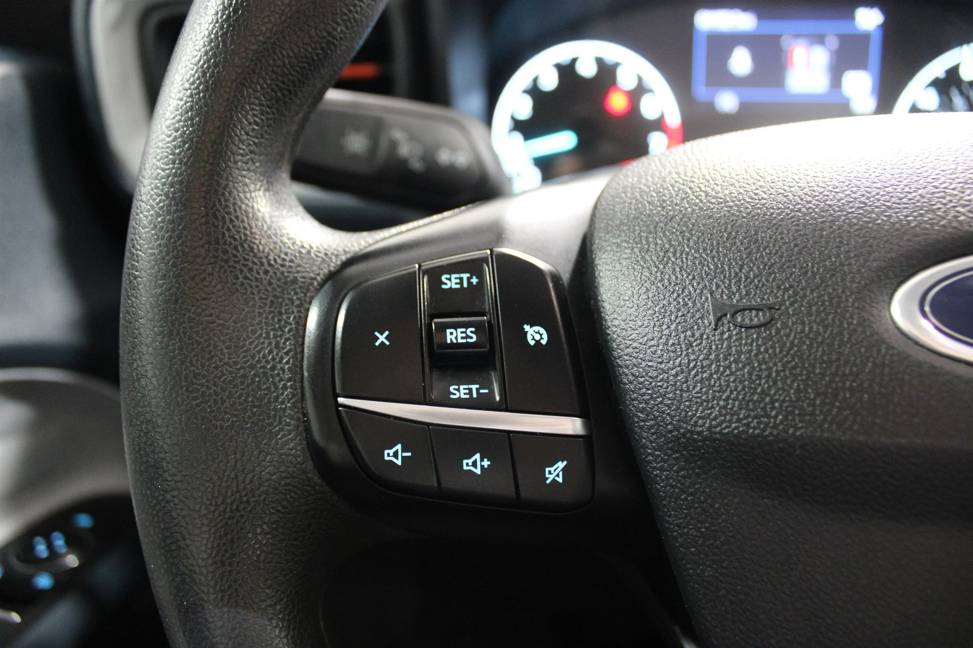 Used 2024 Oxford White Ford XLT image 10