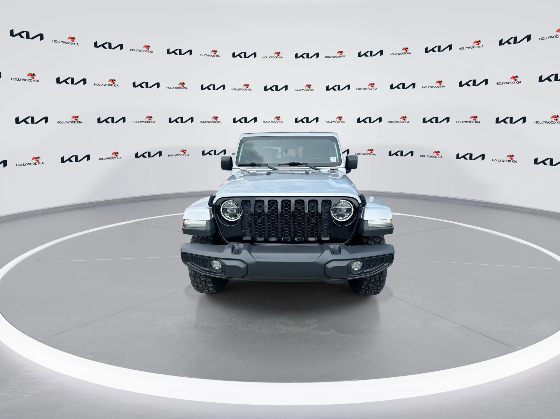 Used 2022 Silver Zynith Clearcoat Jeep Willys image 3