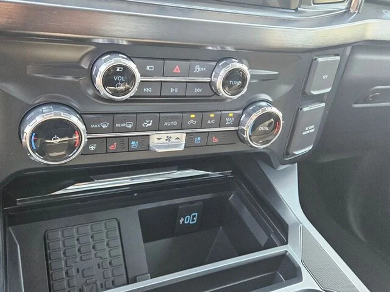 New 2026 Carbonized Gray Metallic Ford F-250® Lariat® image 23