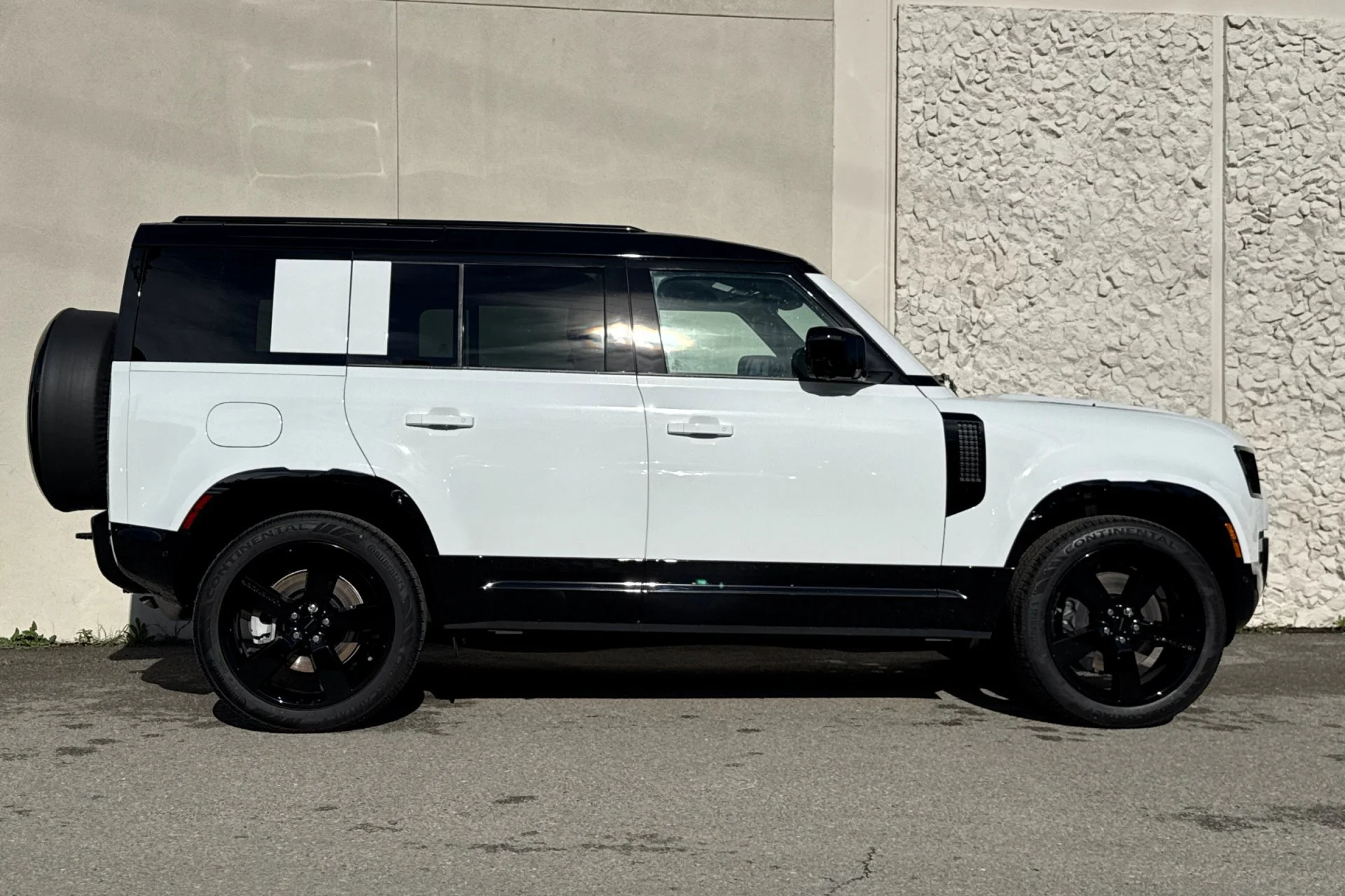 New 2026 Fuji White Land Rover X-Dynamic SE image 8