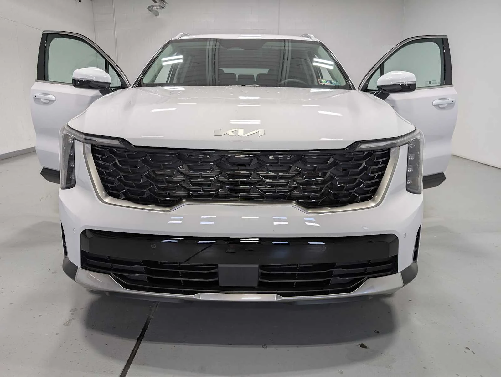 Used 2025 Glacial White Pearl Kia S image 15