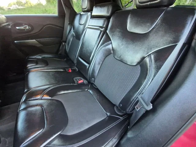 Used 2019 Red Jeep Latitude Plus image 28