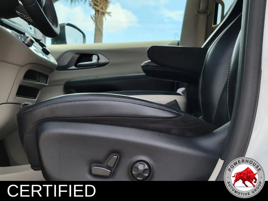 Used 2023 White Chrysler Touring L image 25