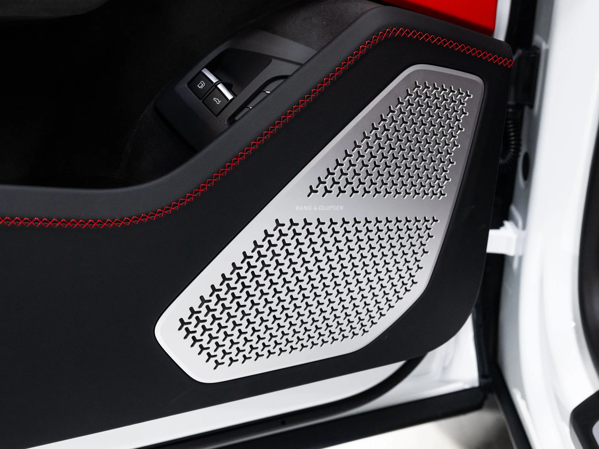 Used 2025  Lamborghini SE image 46
