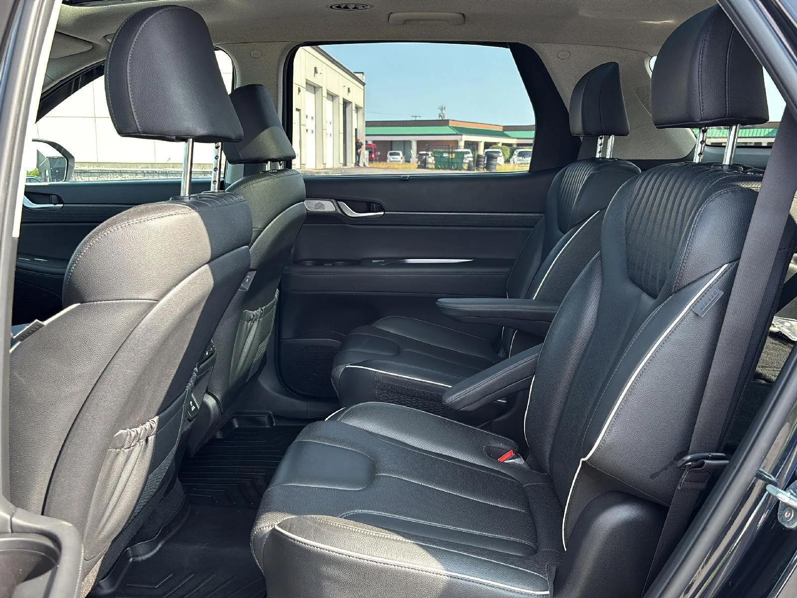 Used 2023  Hyundai Limited image 22