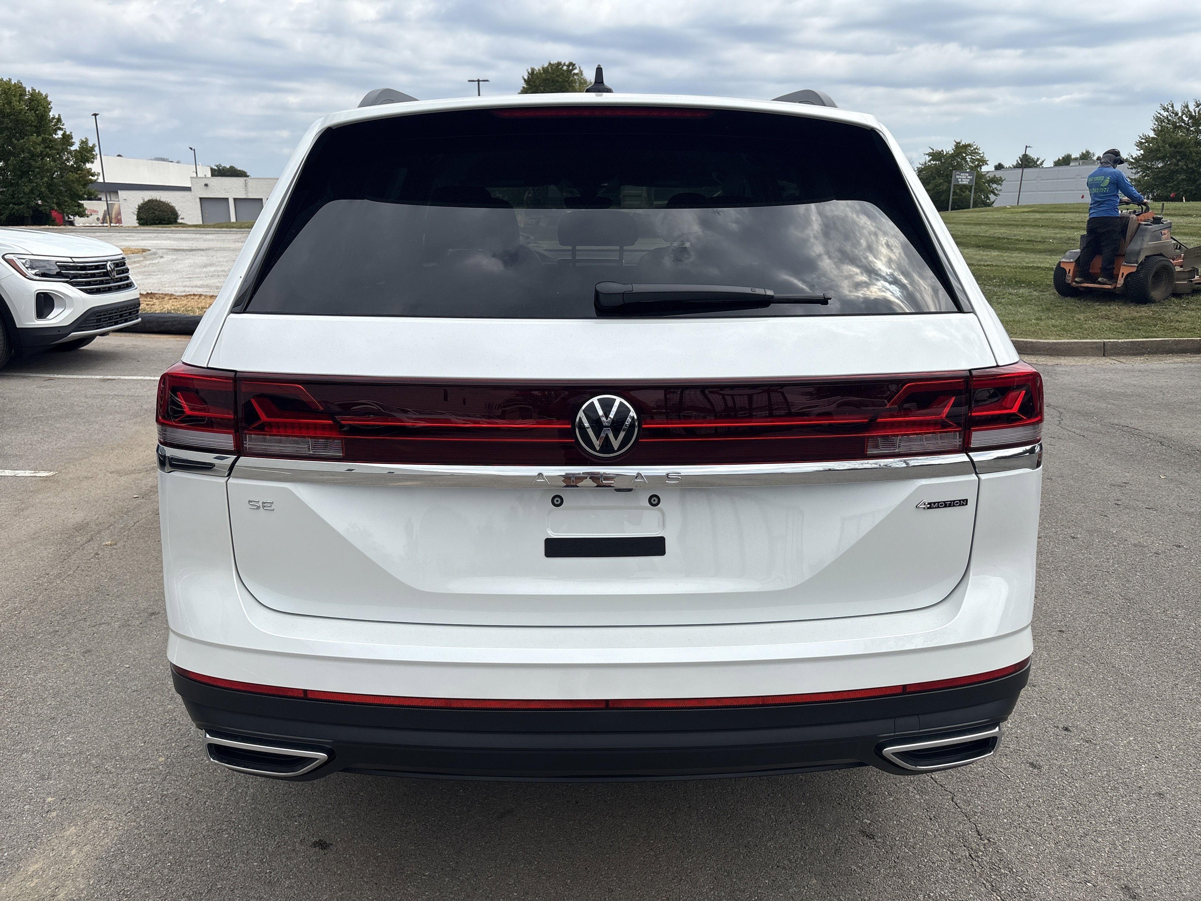 2026 Volkswagen Atlas SE - Photo 6