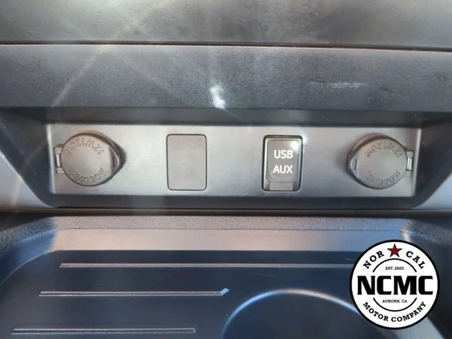 Used 2018 Silver Toyota SR5 image 31