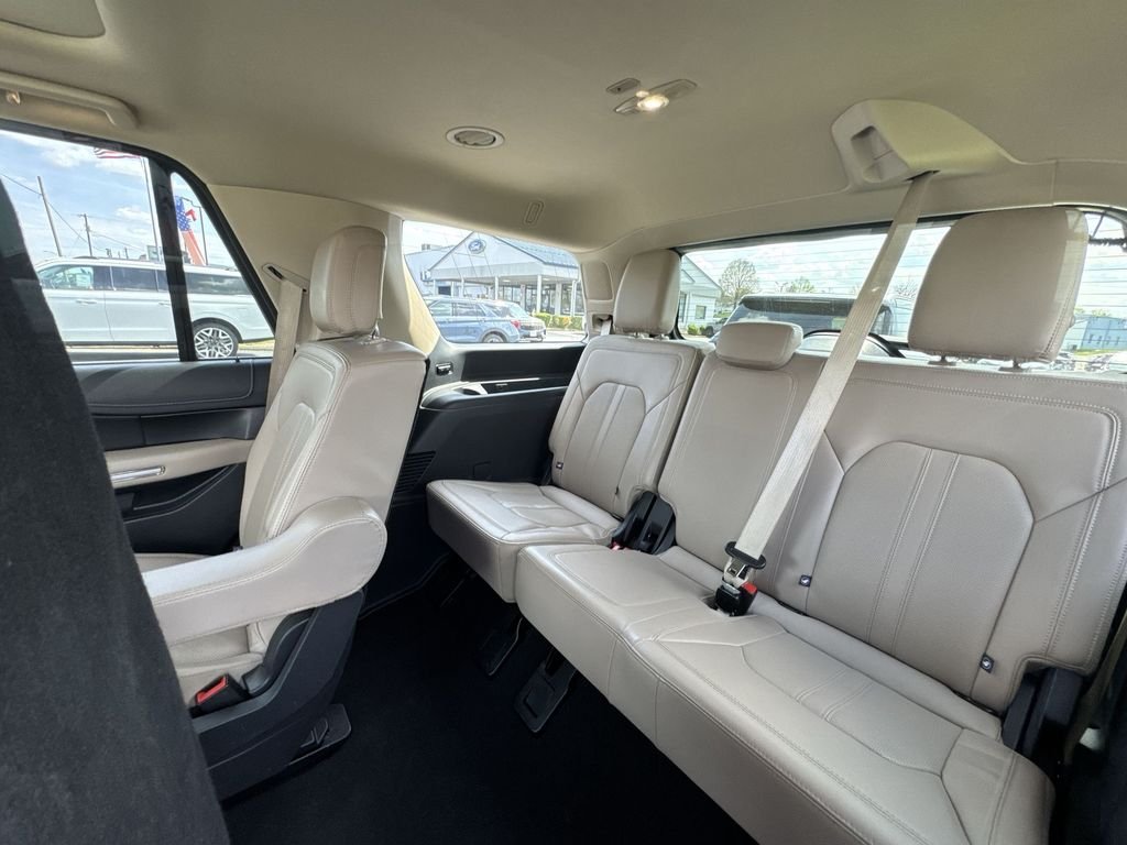 Used 2024 White Ford Limited image 24