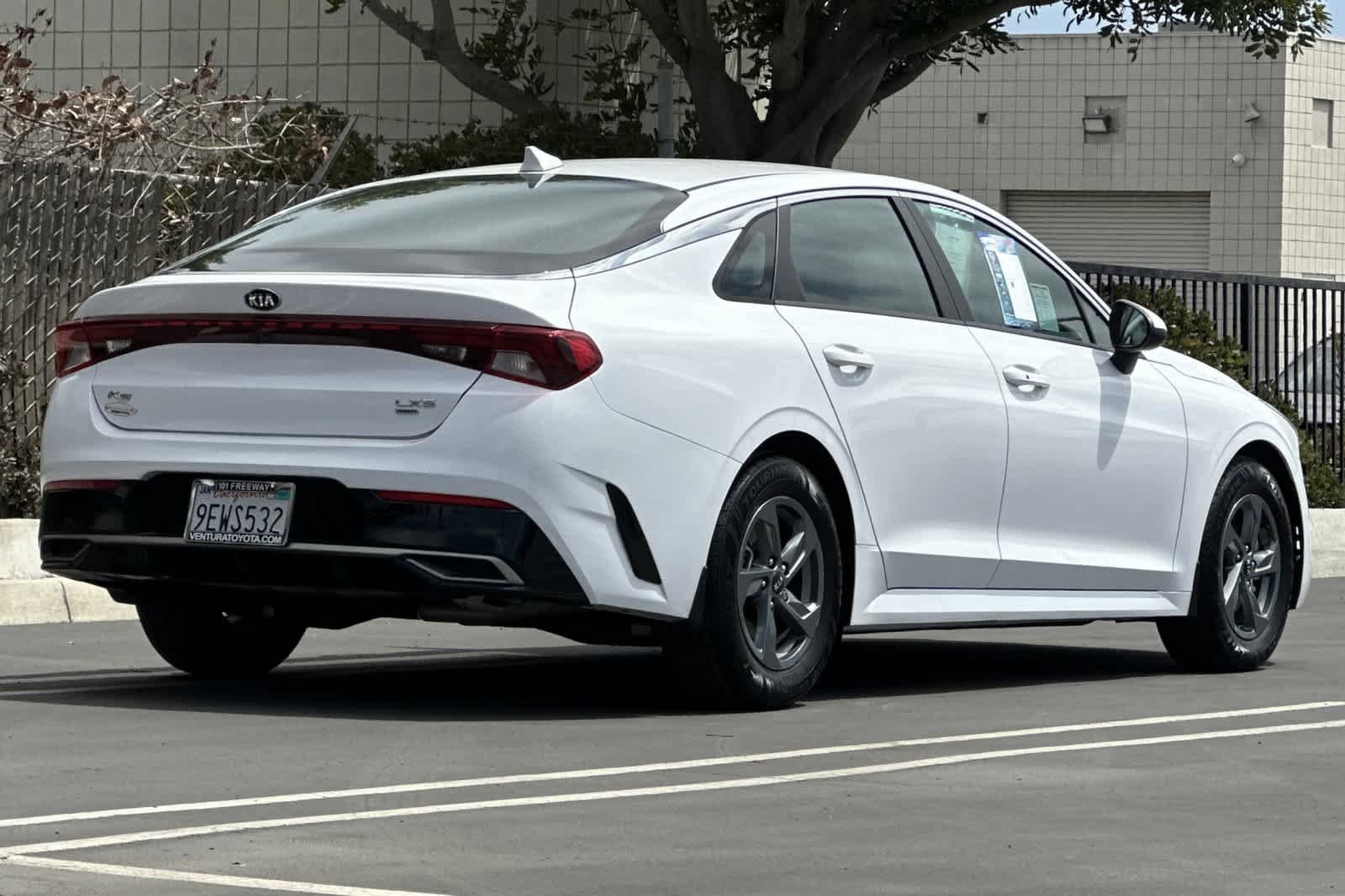 Used 2021 Glacial White Pearl Kia LXS image 5