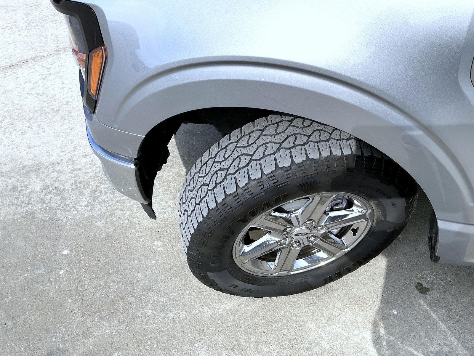 Used 2025 Silver Ford XLT image 23