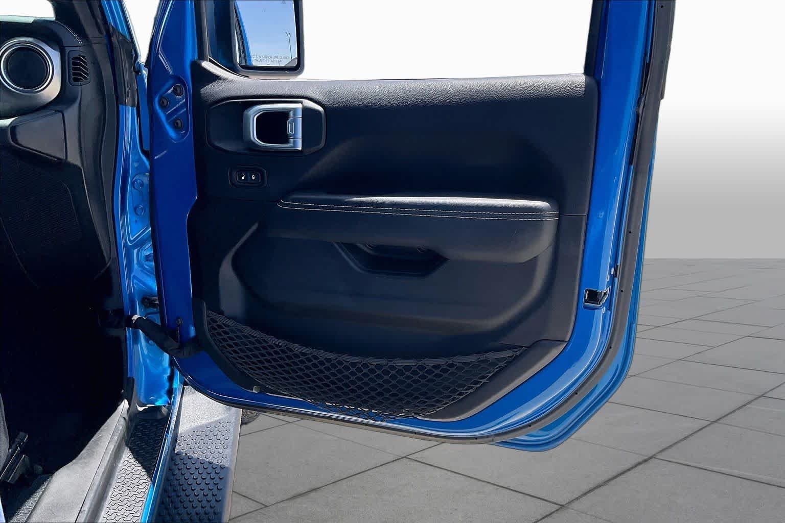 Used 2022 Hydro Blue Pearlcoat Jeep Unlimited Sahara image 21