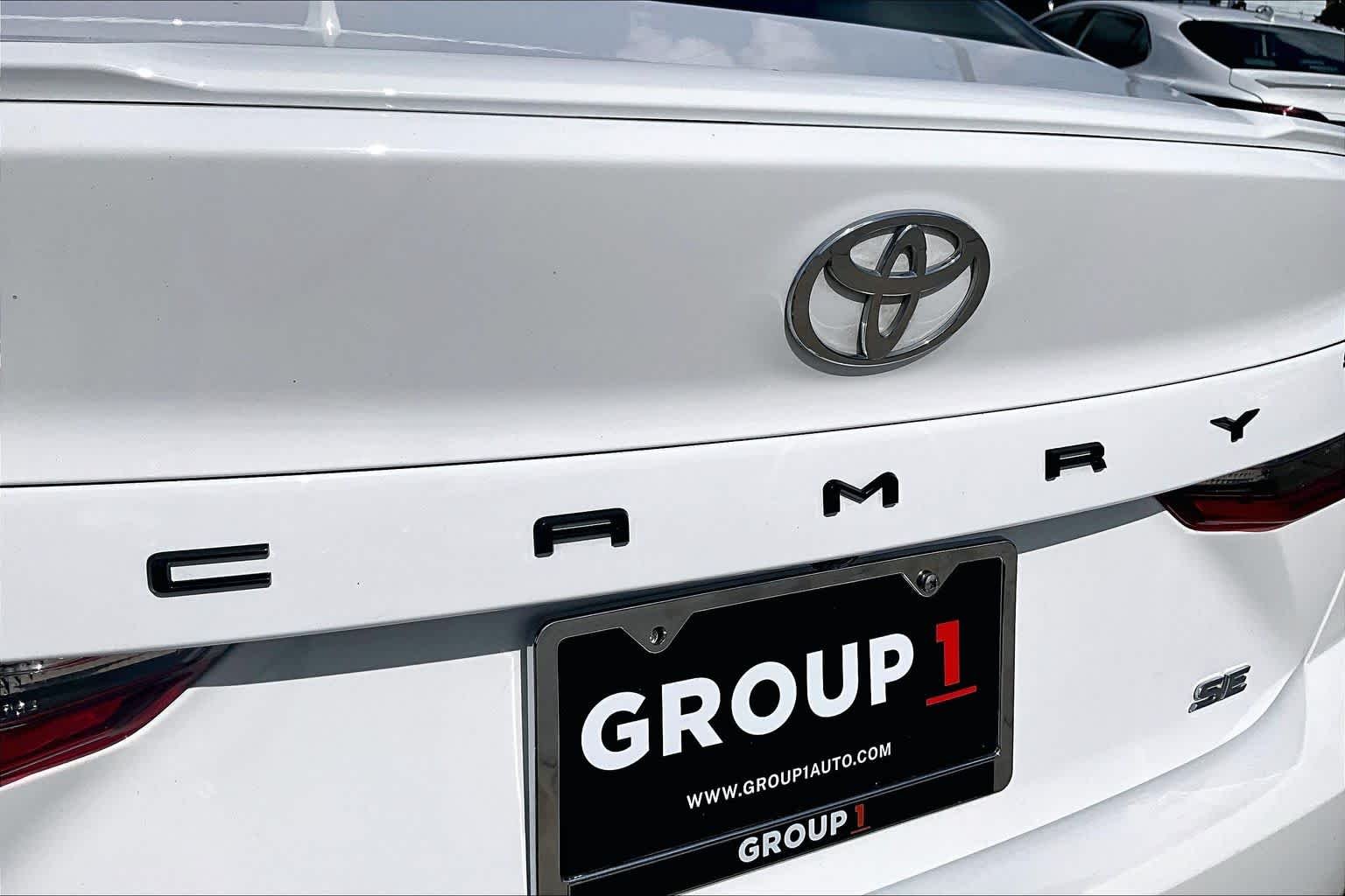 Used 2026 Ice Cap Toyota SE image 31