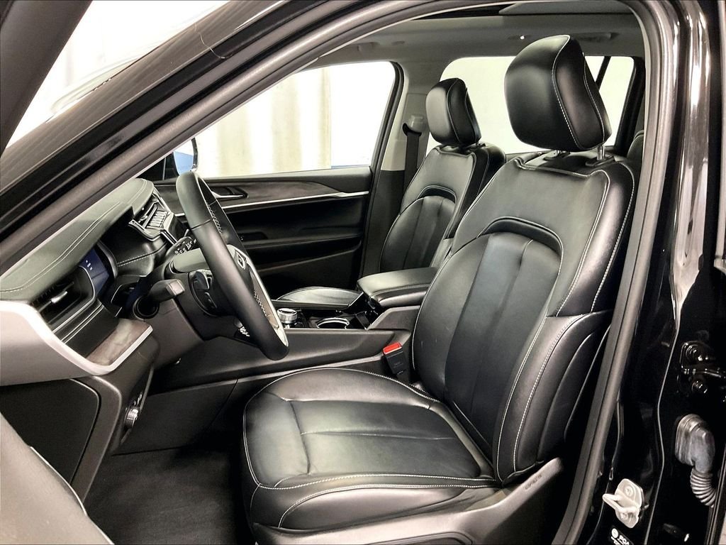 Used 2022 Black Jeep Limited image 10