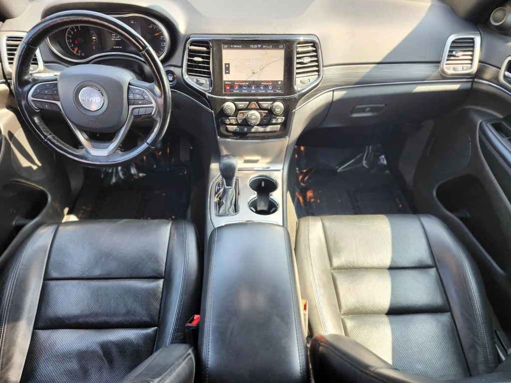 Used 2020 Silver Jeep Limited image 12