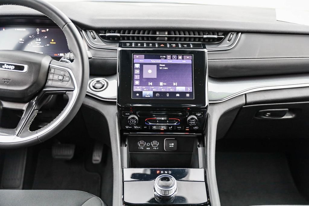 2023 Jeep Grand Cherokee L Laredo - Photo 13
