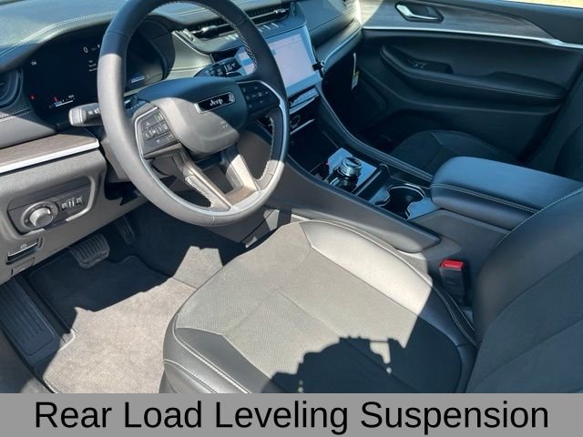 New 2026 Silver Zynith Exterior Paint Jeep Altitude image 15
