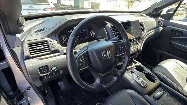 Used 2023 Silver Honda TrailSport image 31