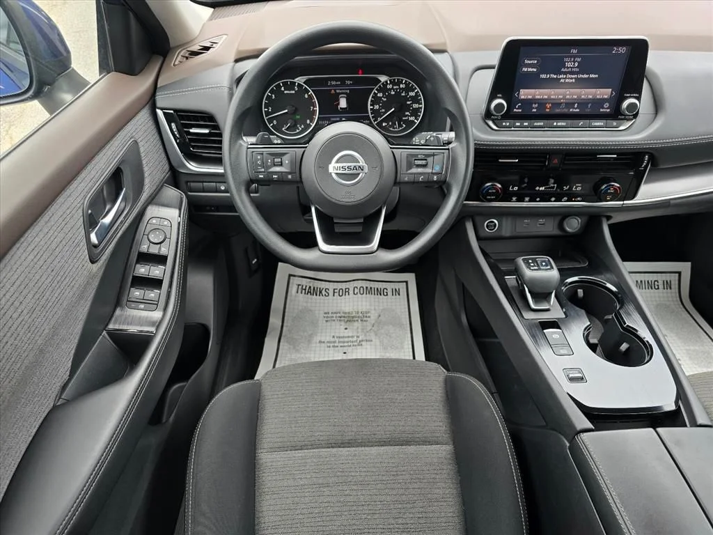Used 2021 Blue Nissan SV image 3