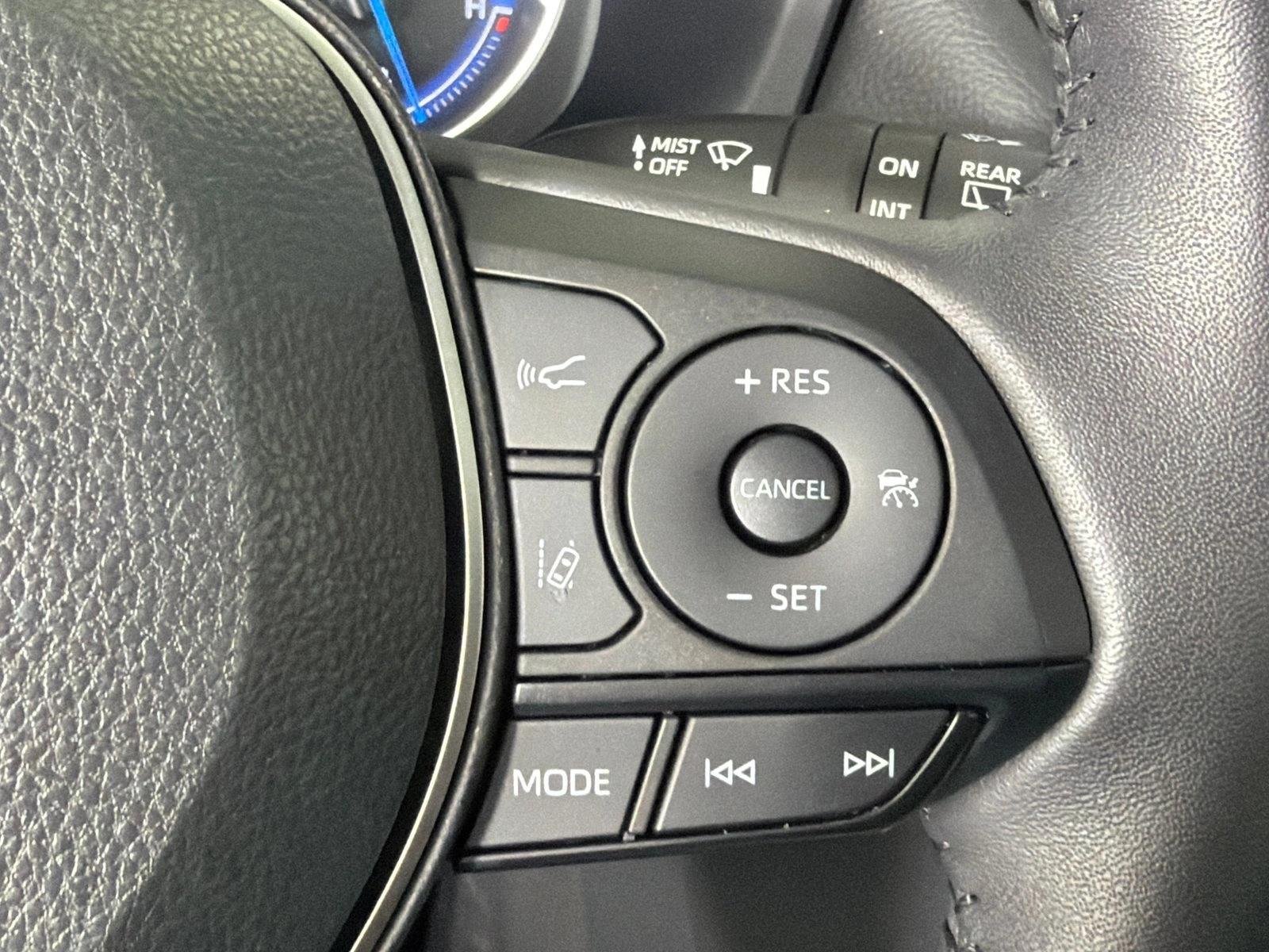 Certified Used 2024 Ice Cap Toyota Hybrid XLE image 27