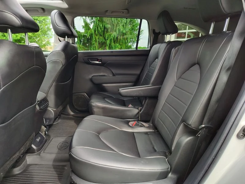 Used 2023 Beige Toyota XLE image 16