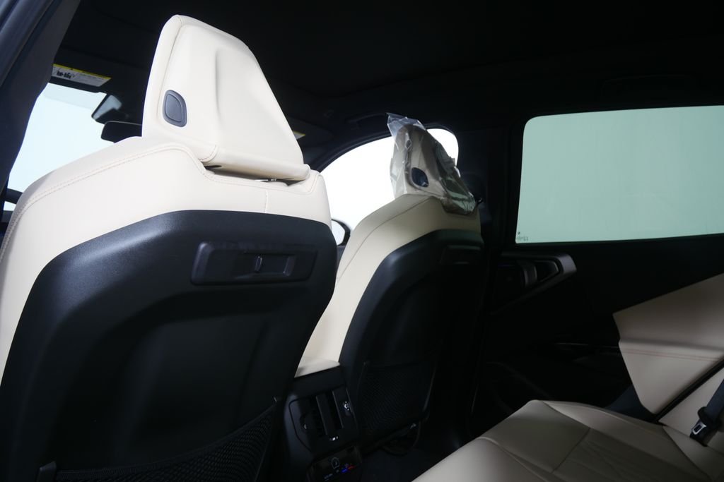 Used 2026 Alpine White BMW 30 xDrive image 15